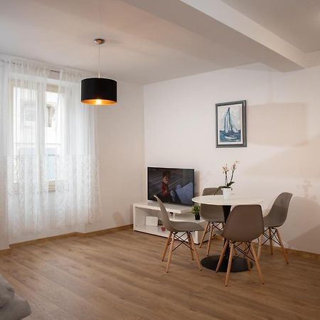 Apartments And Rooms Luan Ровин Екстериор снимка