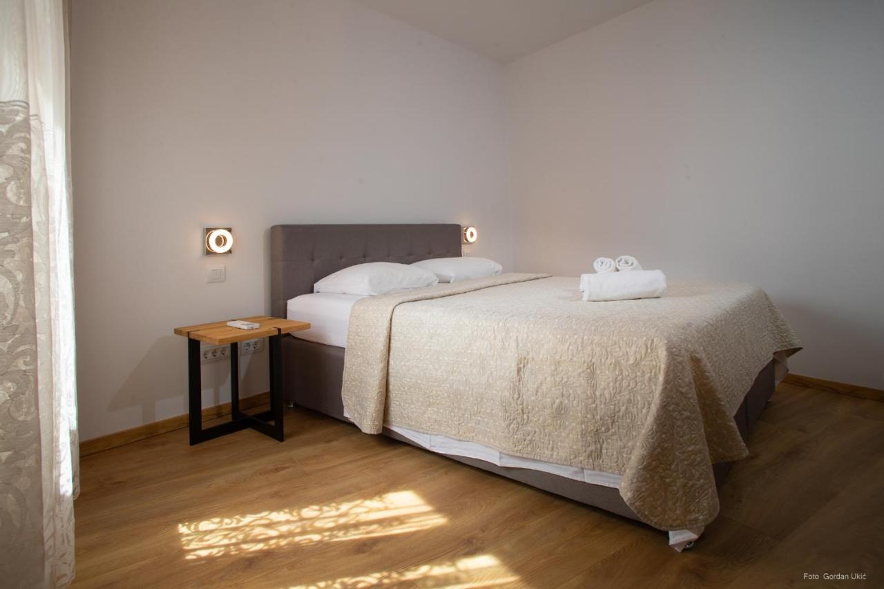 Apartments And Rooms Luan Ровин Екстериор снимка