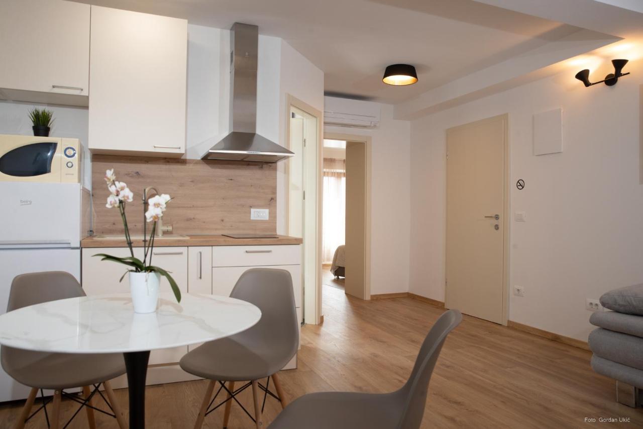 Apartments And Rooms Luan Ровин Екстериор снимка