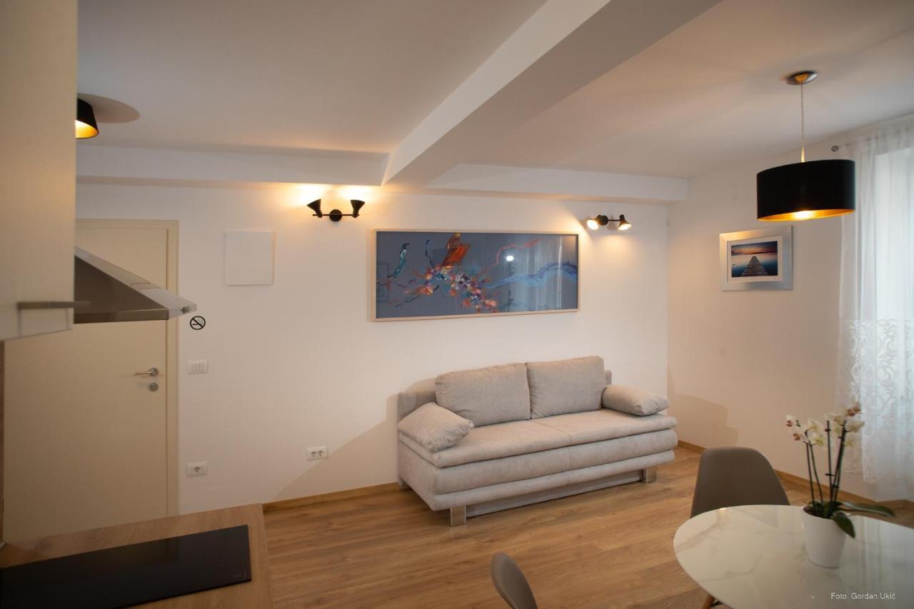 Apartments And Rooms Luan Ровин Екстериор снимка