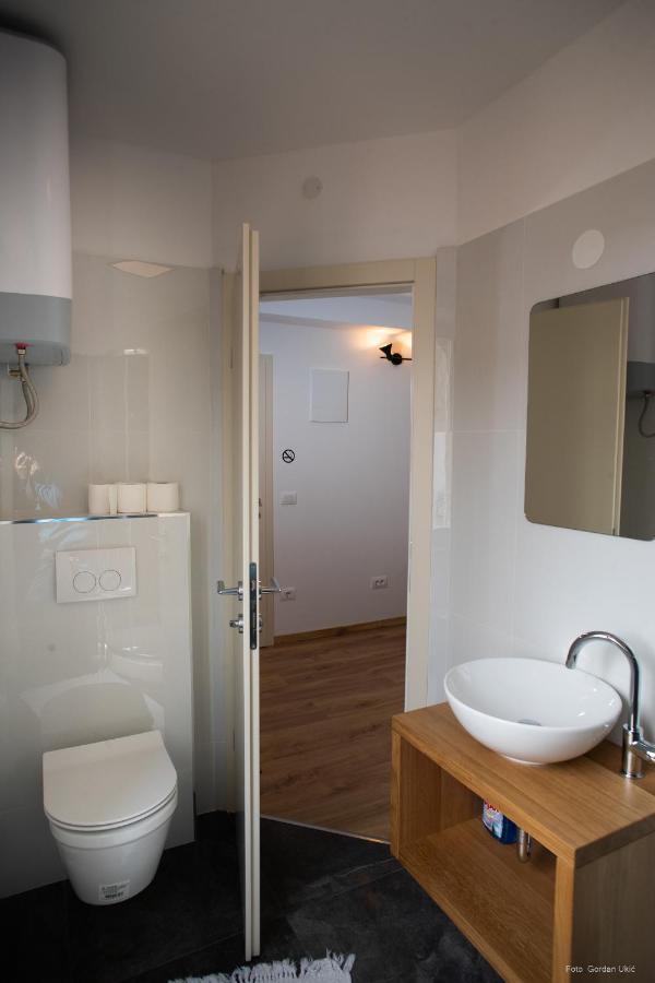 Apartments And Rooms Luan Ровин Екстериор снимка