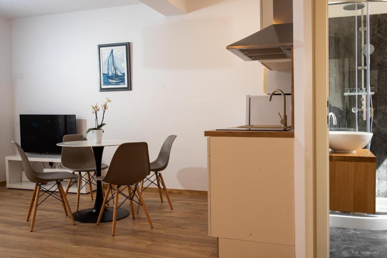 Apartments And Rooms Luan Ровин Екстериор снимка
