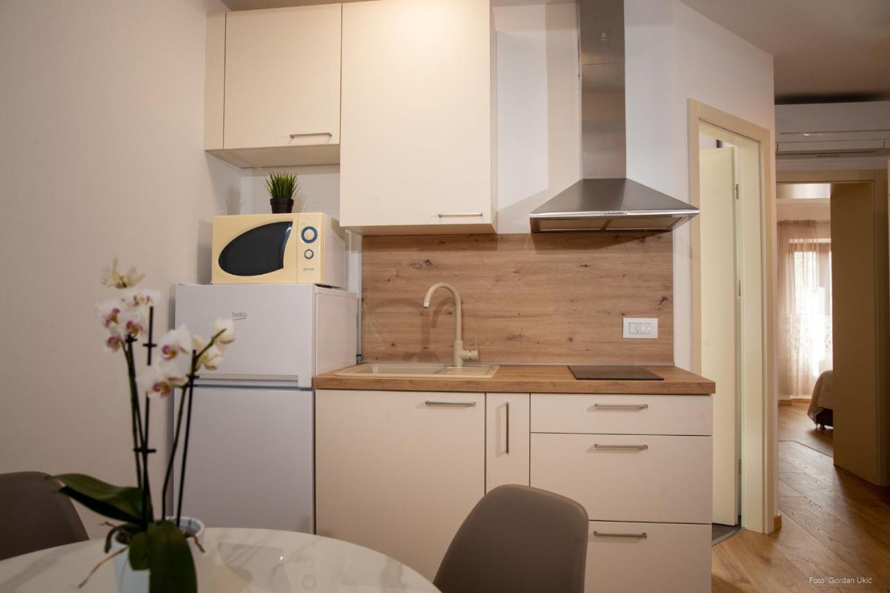 Apartments And Rooms Luan Ровин Екстериор снимка