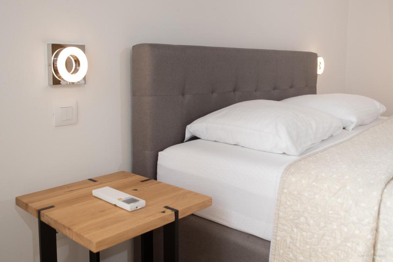 Apartments And Rooms Luan Ровин Екстериор снимка