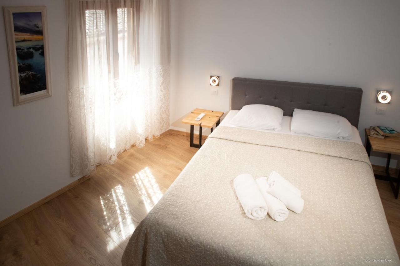 Apartments And Rooms Luan Ровин Екстериор снимка